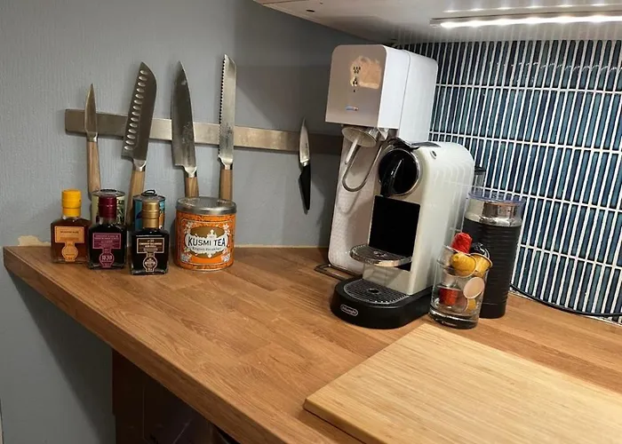 Floor, Cozy Apartment, Centrally Located In *