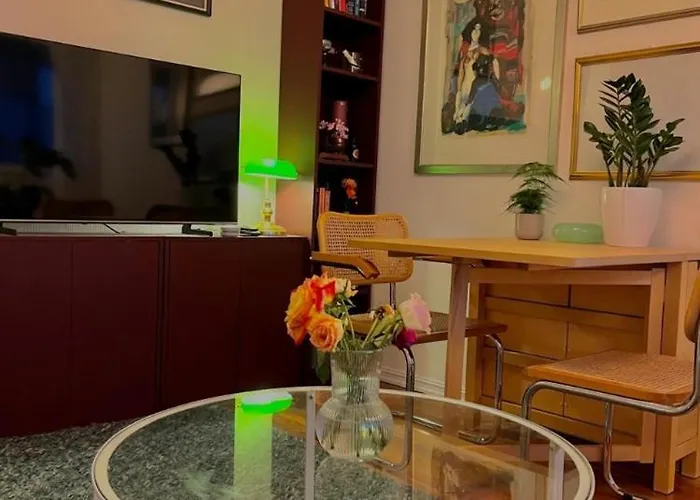 Floor, Cozy Apartment, Centrally Located In *